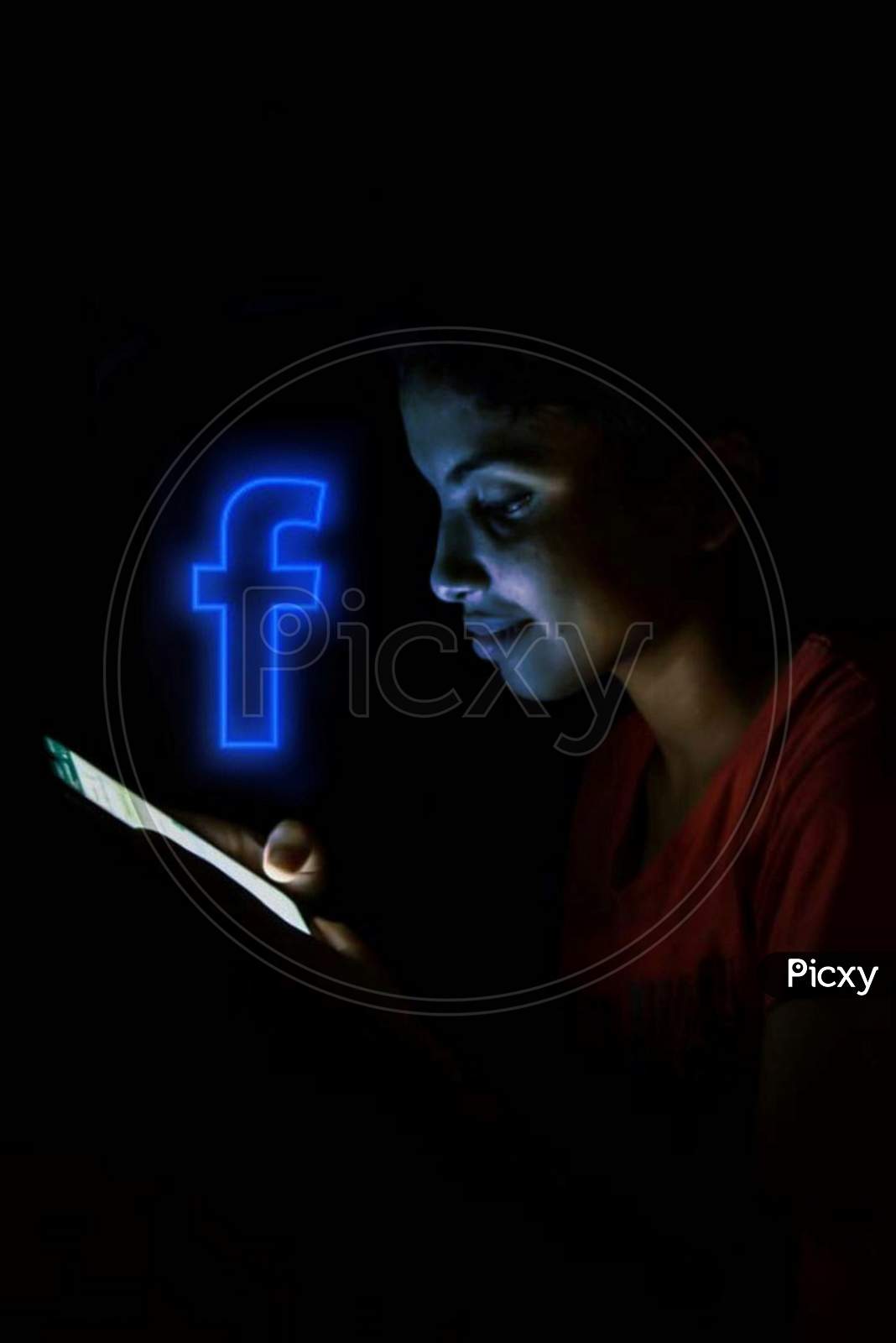 GIRL USING FACEBOOK AT NIGHT ILLUSTRATION PHOTOGRAPH