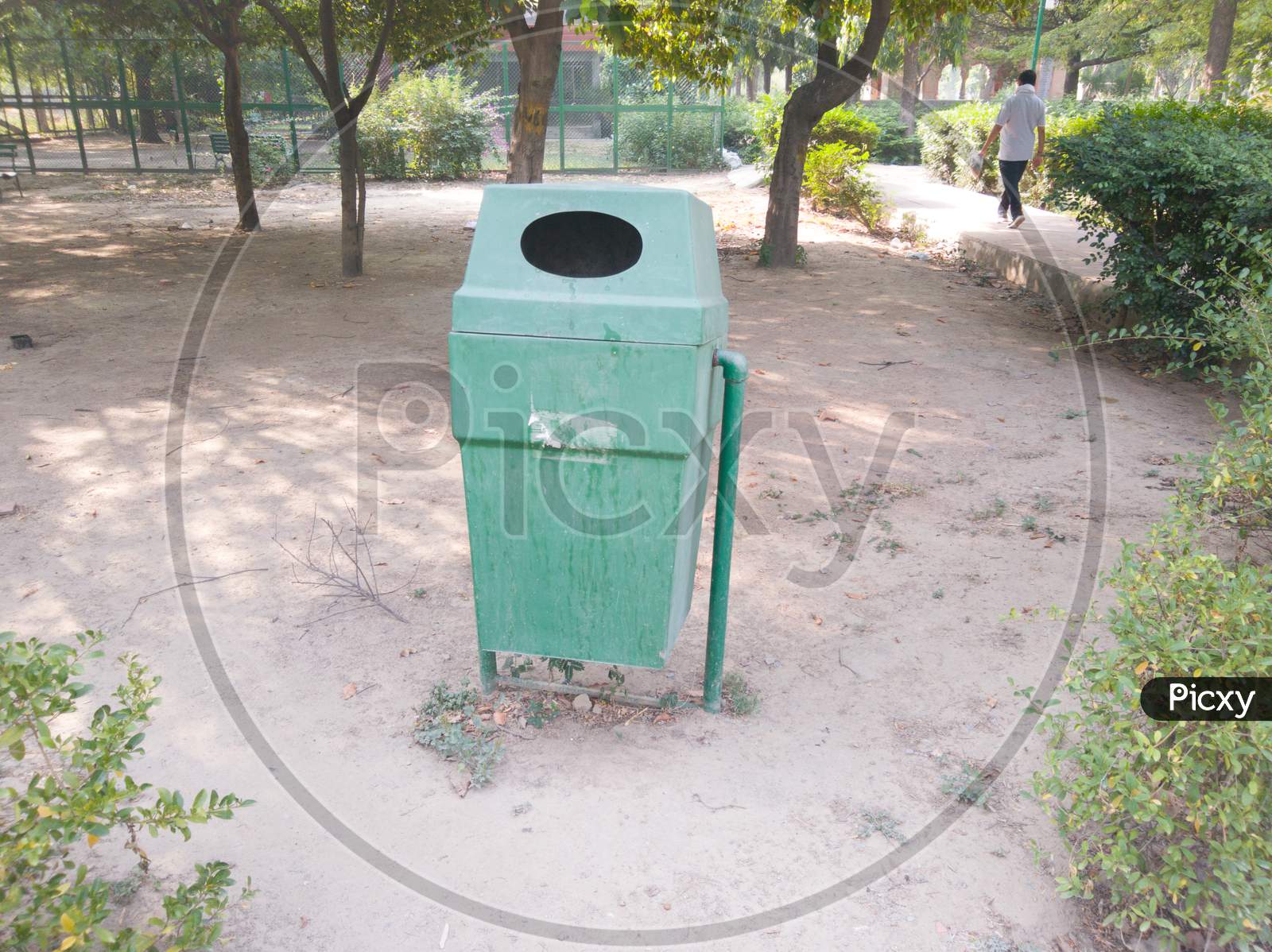 New Delhi Government Has Installed A Green Dustbins In Park