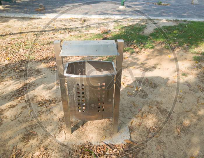 New Delhi Government Has Installed A Steel Dustbins In Park