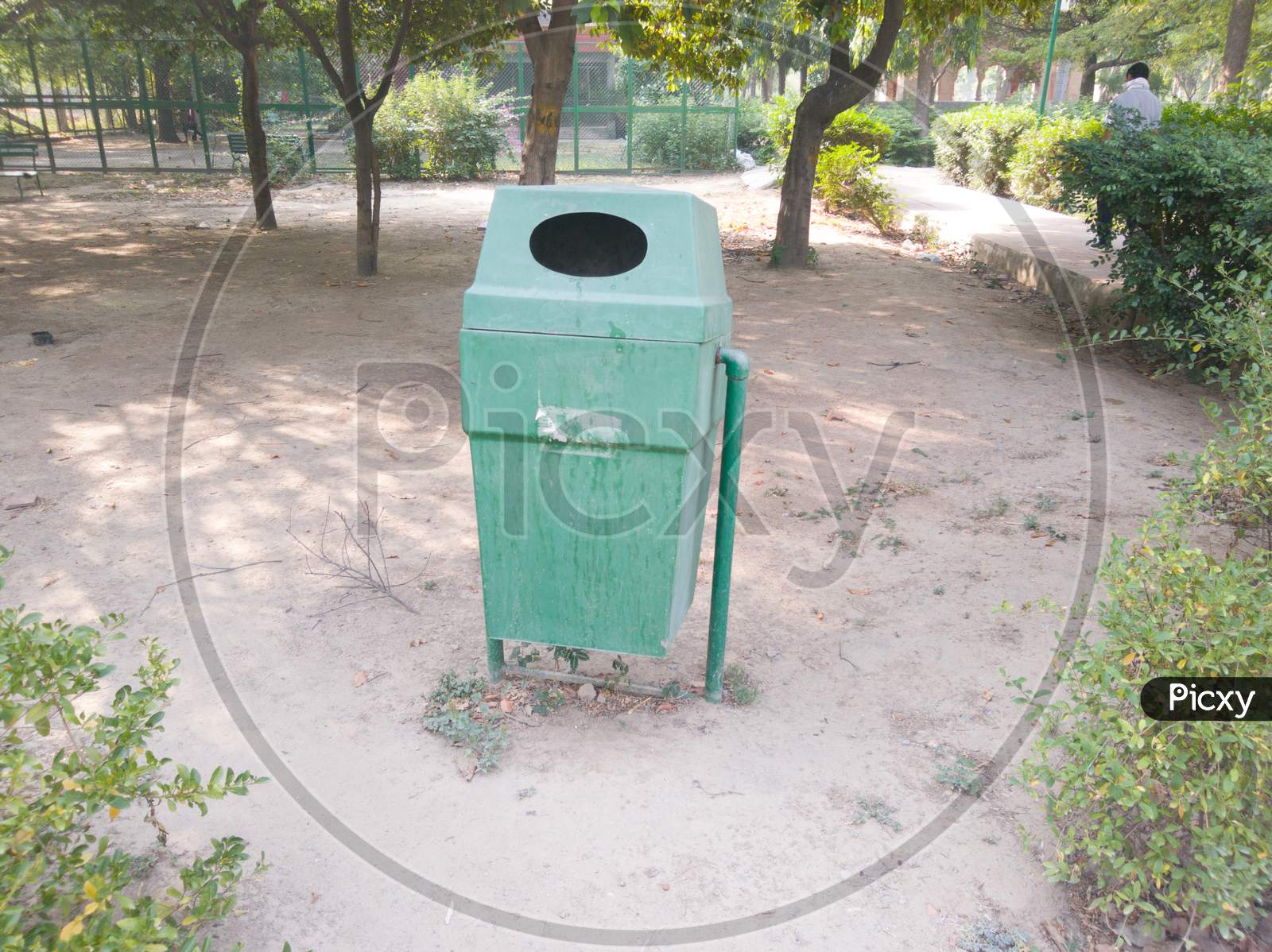 New Delhi Government Has Installed A Green Dustbins In Park
