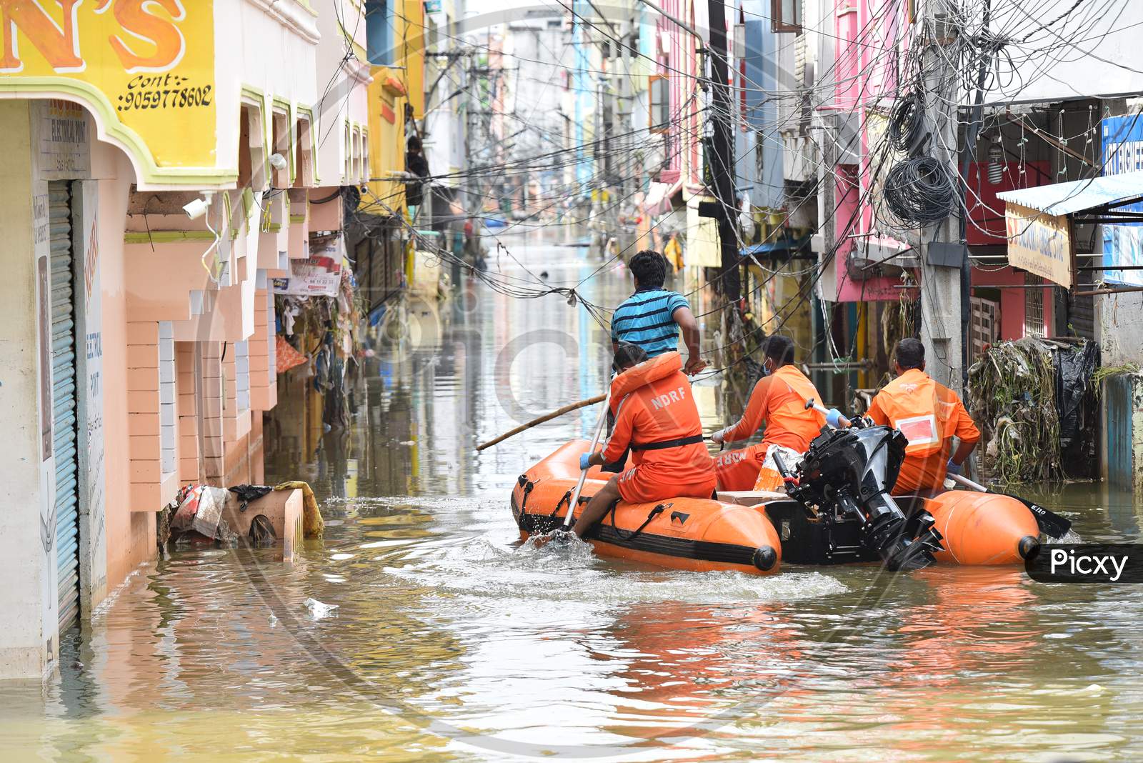 Image Of NDRF Teams Rescue Flood Affected Families In Al-Jubail Colony ...