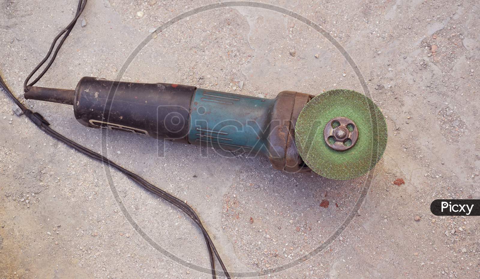 Metal cutter or metal angle grinder