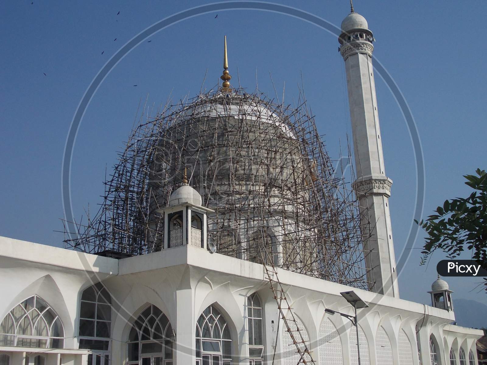hazratbal shrine-under repair