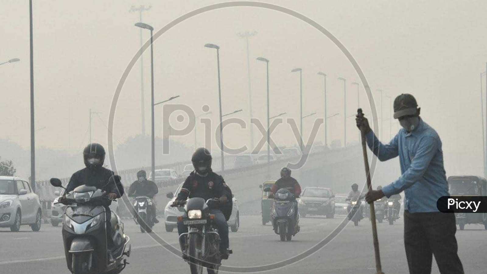 Delhi air again polluted