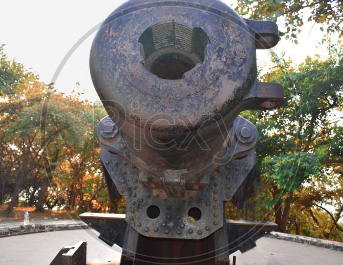 A Cannon Captured From Back Situated In Cannon Hill In Mumbai