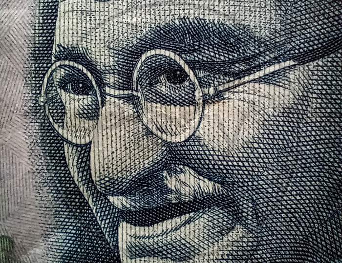 Mahatma gadhiji hundred rupees note