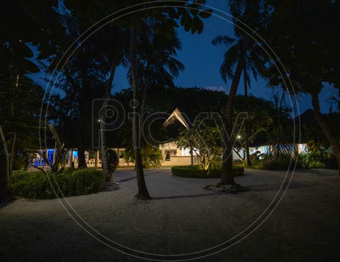 Huvafen Fushi Resort Maldives Night view