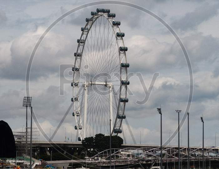 A Beautiful view of Singapore flyer