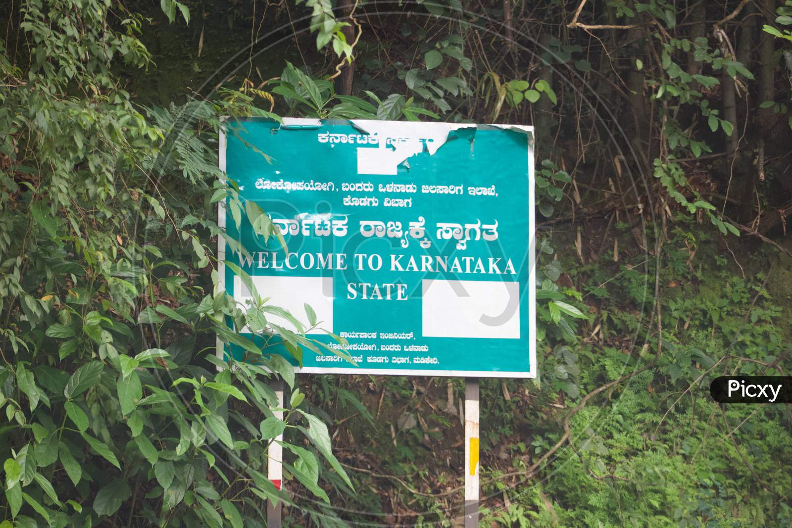 image-of-welcome-to-karnataka-state-sign-board-et211177-picxy