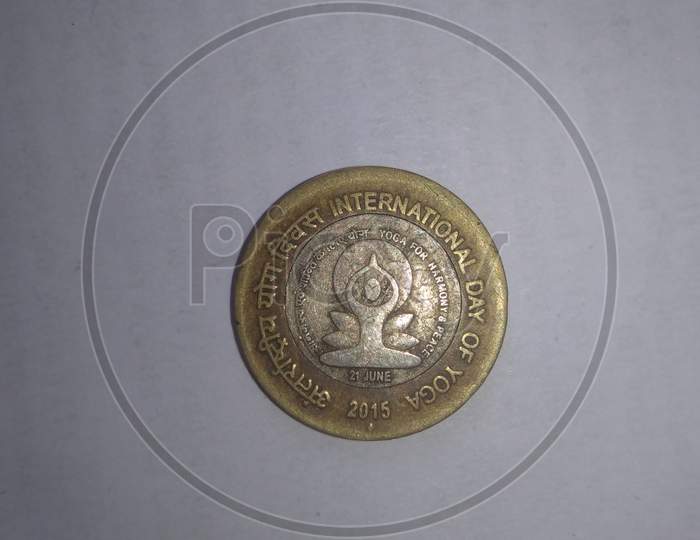 10 rupees commemorative coin India VS Old Currency