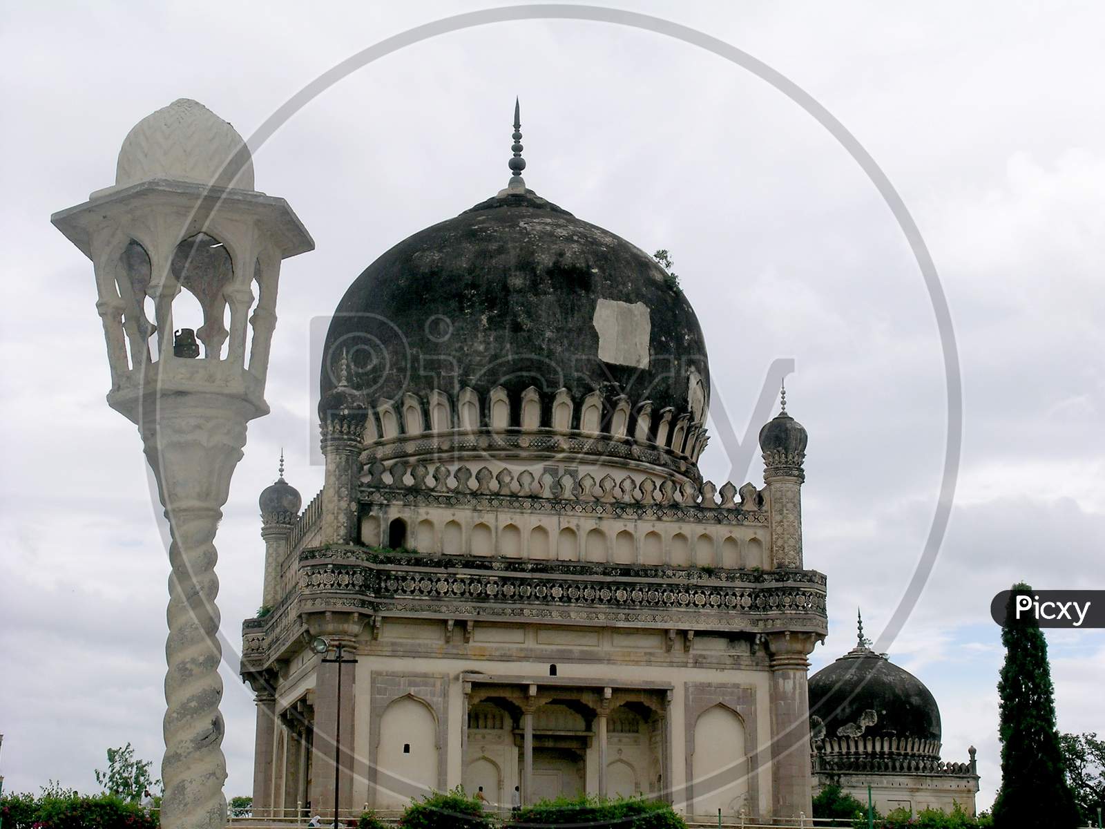 Qutbshahi Tombs-Hyderabad-004
