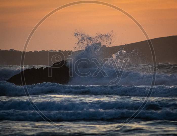 waves breaking