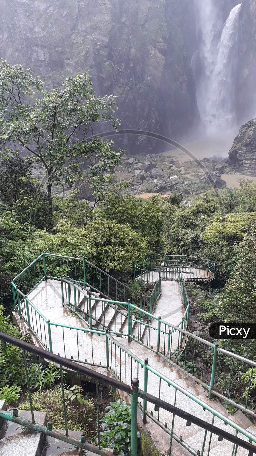 Rainy Day , Green Everywhere , Waterfalls