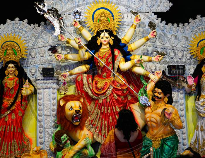 Picture Of The Great Fort Festival Of Hinduism. The Image Of The Durga Devi'S Family. It Is A Sculpture Made By The Artist With Clay And Straw.