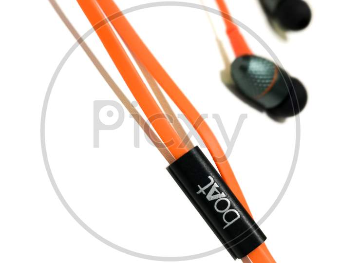 Boat discount earphones orange