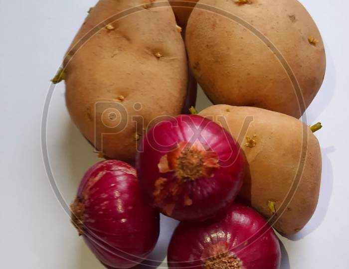 Indian Red Onions and potatoes, in inda Onions and Potatoes Prices Hike