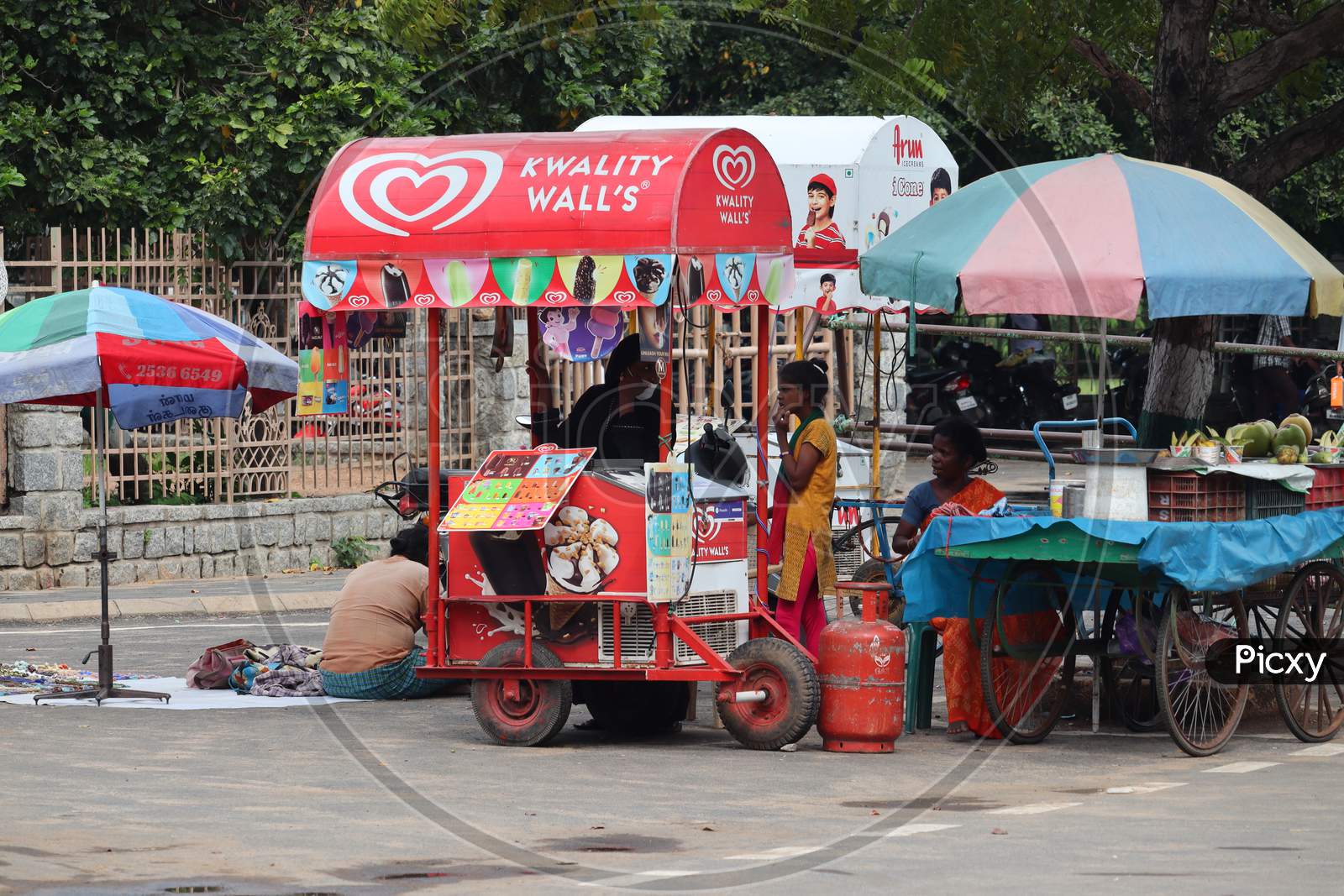 A Ice Cream Selling In The Afternoon