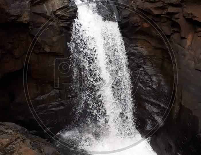 Kalmandavi waterfalls