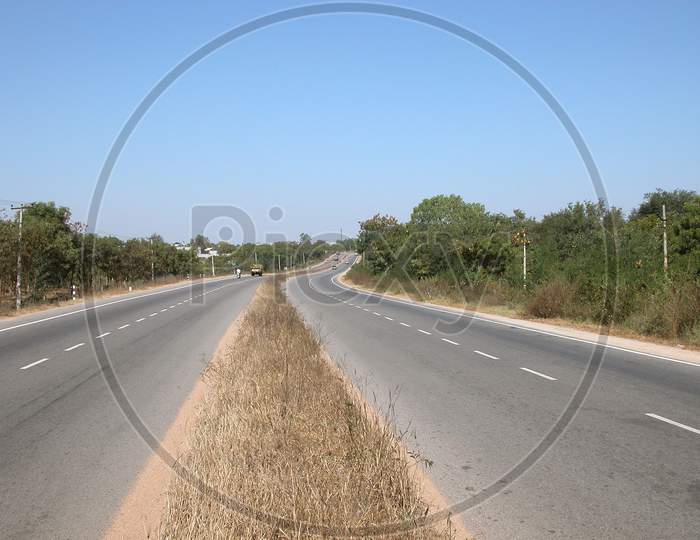 Hyderabad-Mumbai Highway Road