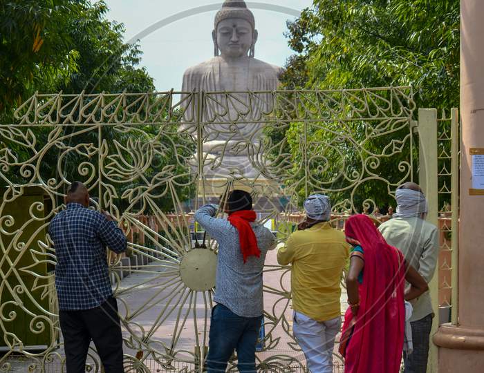 Grate statue of lord Budha