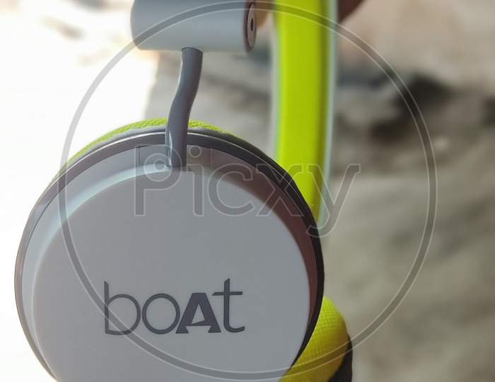 Boat Bluetooth Headphone (green) Rockerz 410. 29 October 2020