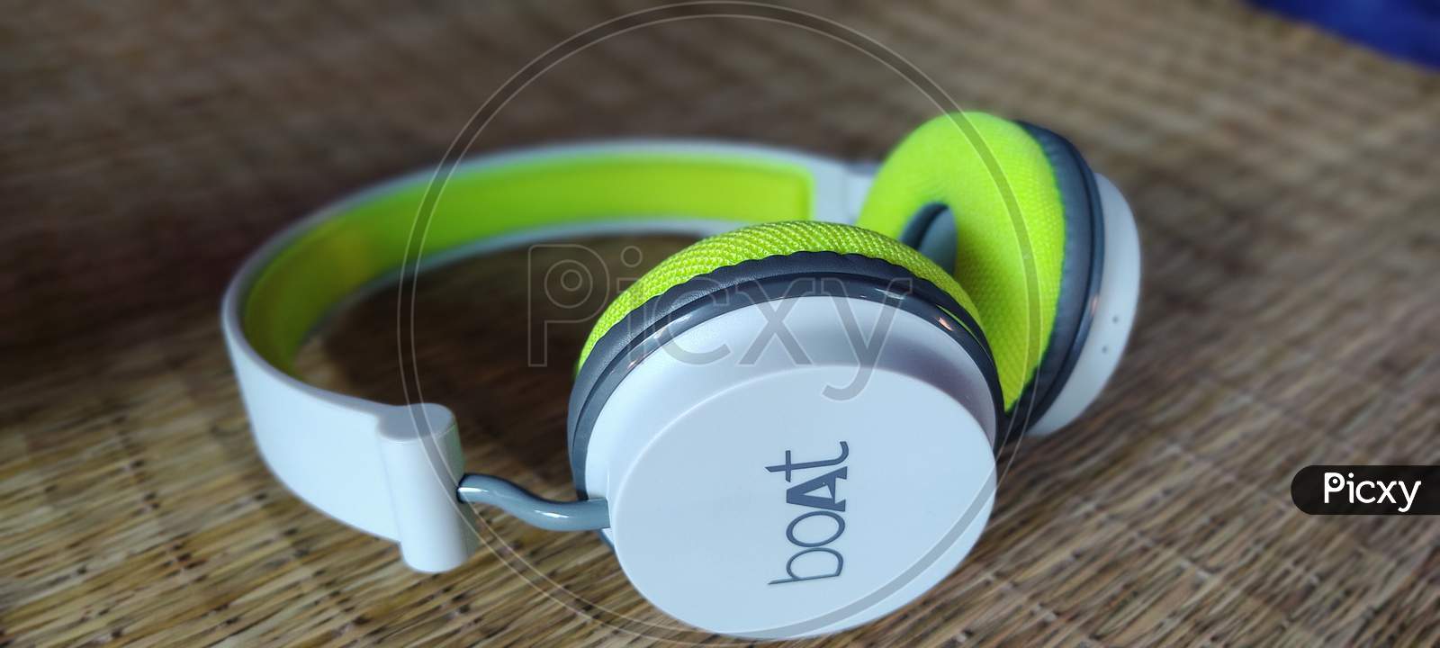 Boat Bluetooth Headphone (green) Rockerz 410. Bluetooth Headphone Boat-410 . 29 October 2020