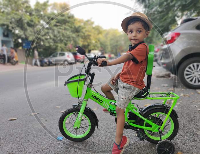Kids bicycle play