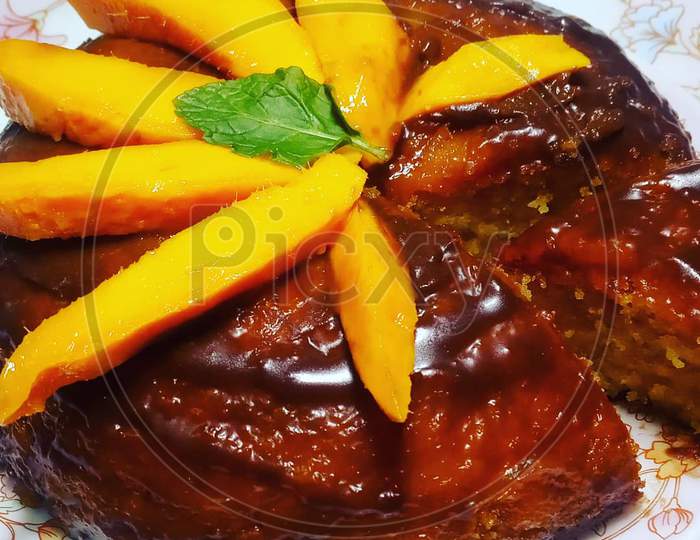 Mango chocolate cake