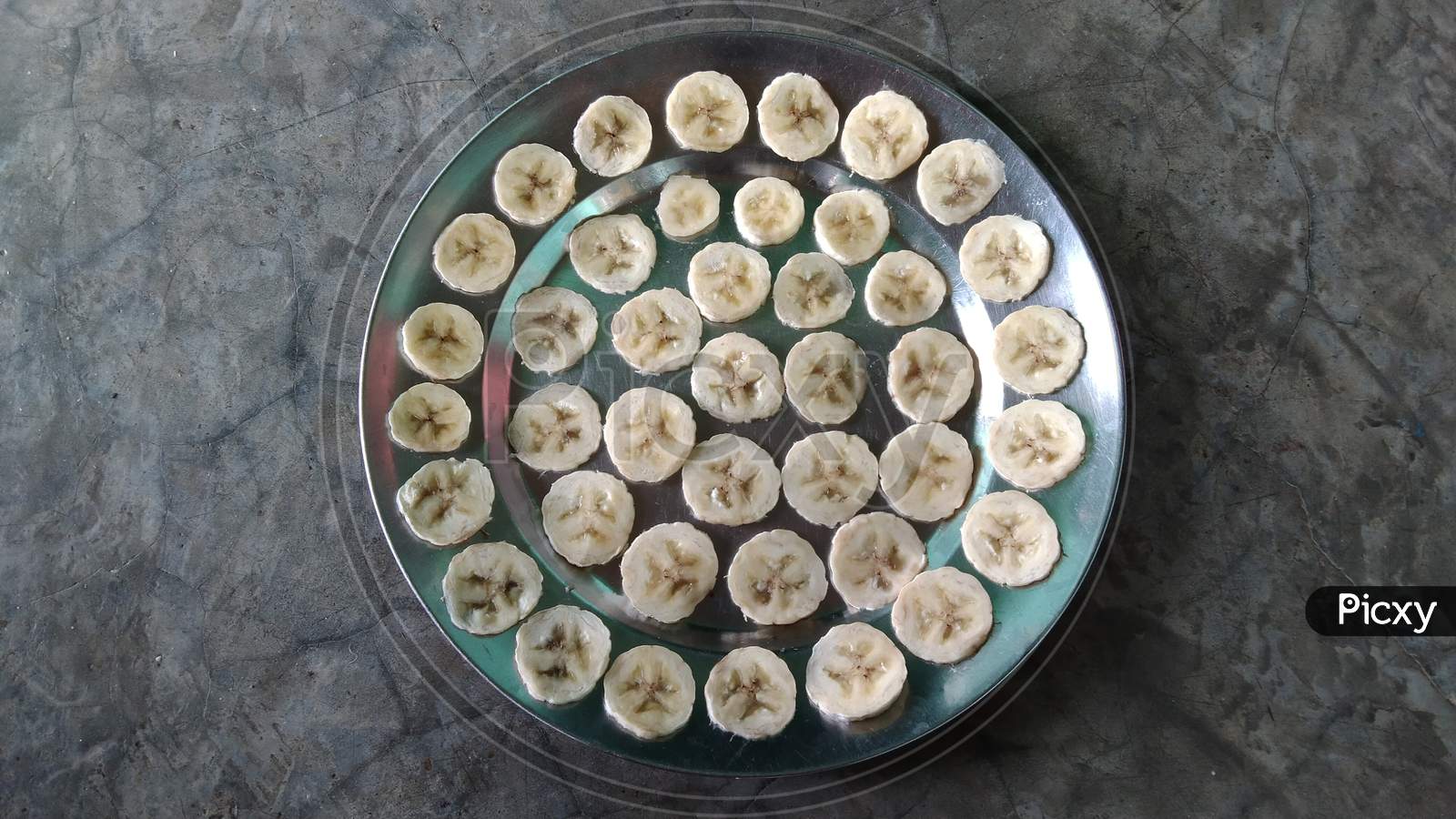 Banana slice in plate, fruit sliced