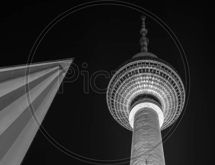 Berliner Fernsehturm, Berlin Tv Tower, Iconic Symbol Of Berlin, Germany