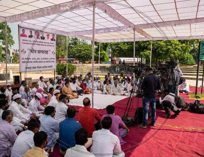 Congress party leaders and supporters hold a 'Silent satyagraha' at Shaheed Smarak in Jaipur on Monday (October 5) to demand justice for the 19-year-old Hathras gang-rape and murder victim, 5 October, 2020