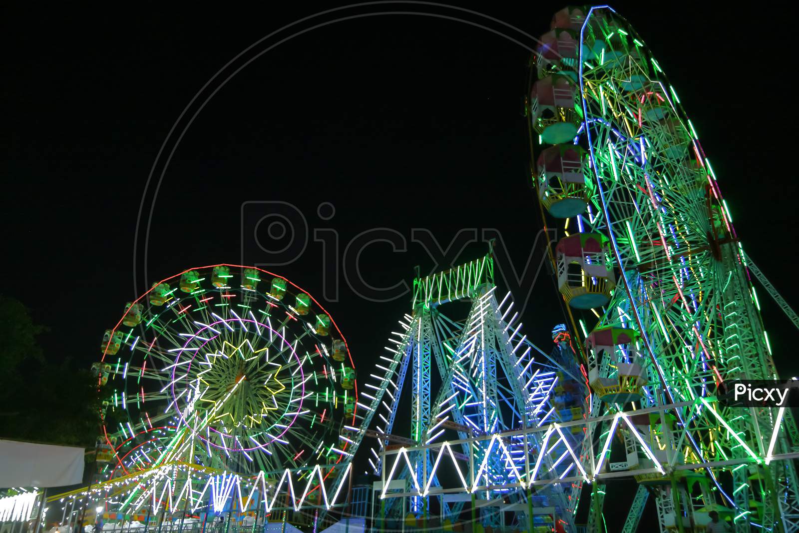 Abstract image of Giant wheels