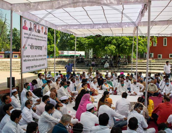 Congress party leaders and supporters hold a 'Silent satyagraha' at Shaheed Smarak in Jaipur on Monday (October 5) to demand justice for the 19-year-old Hathras gang-rape and murder victim, 5 October, 2020