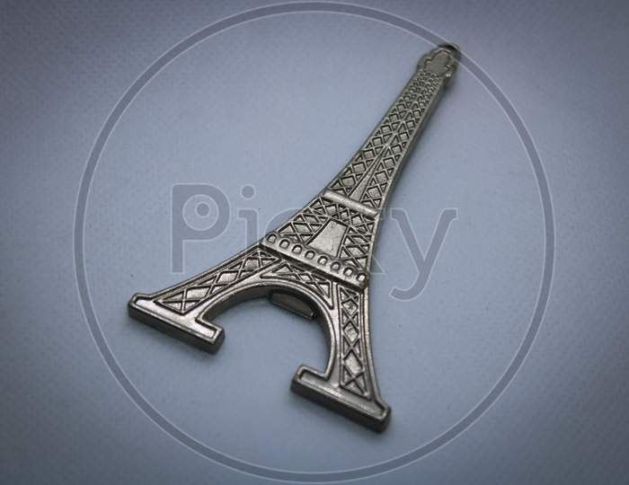 Eiffel tower metal mini keychain