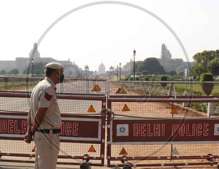 POLICE MAN  in front of Rashtrapati Bhavan WATCHING TRAINING SESSION DELHI, INDIA OCTOBER 2 2020