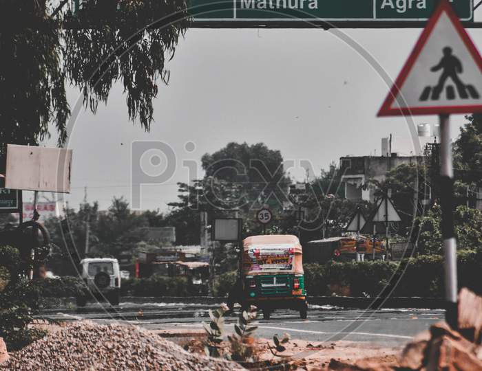 Vehicles on highway, Agra, Mathura,