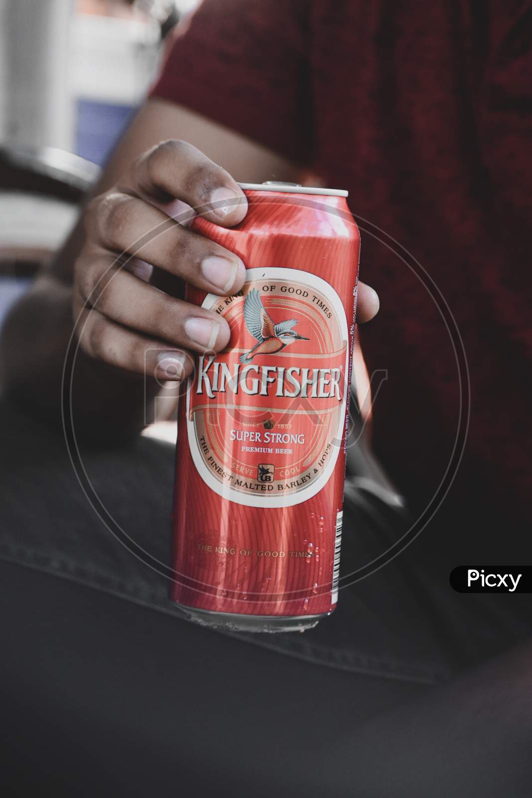 Image of Kingfisher super strong beer, beer, Kingfisher,-BM015332 ...