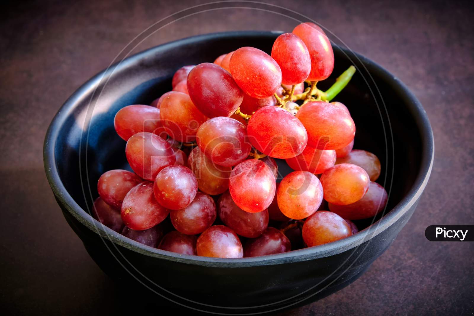 Red Delicious Fresh Red Grapes