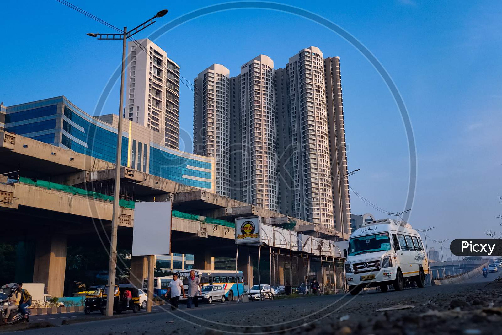 Lodha Building and Nesco IT Park, Western Express Highway, Goregaon East, Mumbai