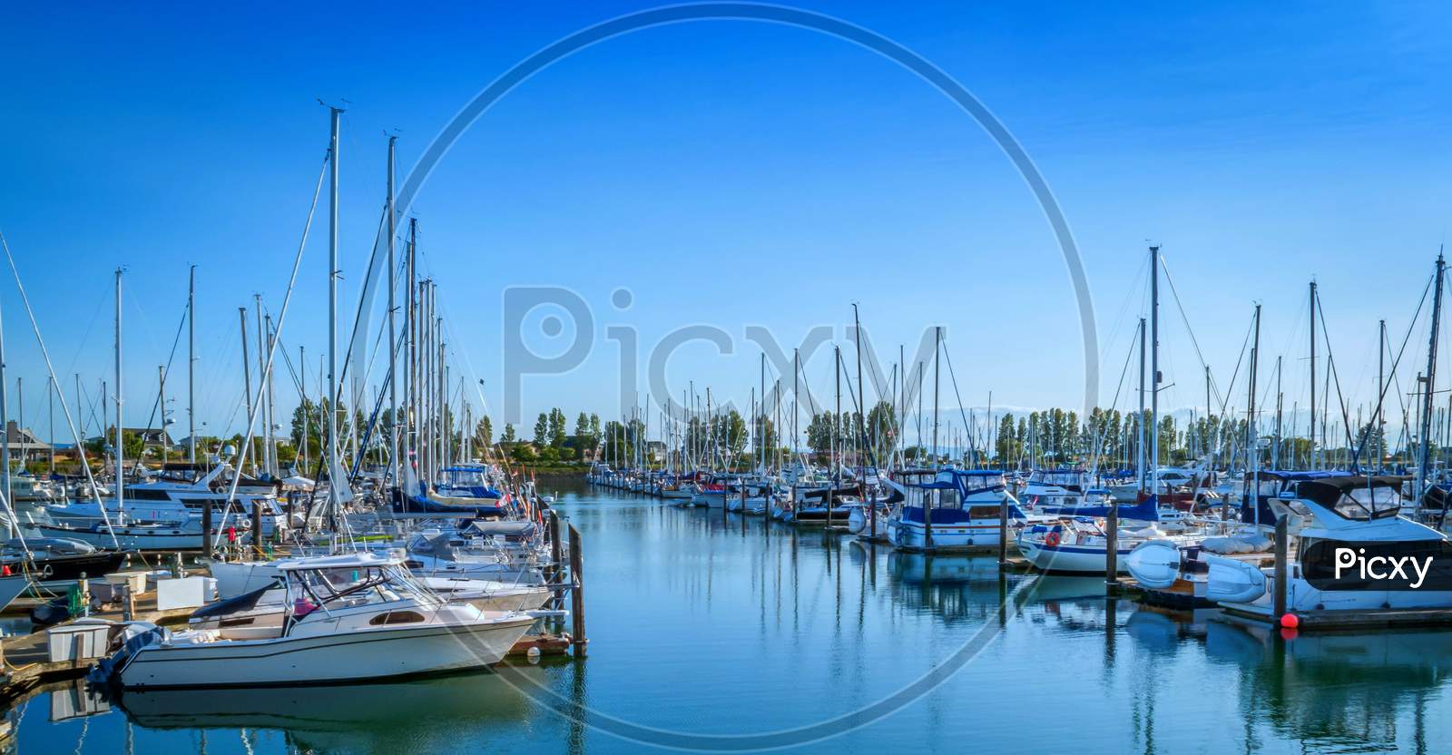 A Picture Of The Beautiful View Of Harbor