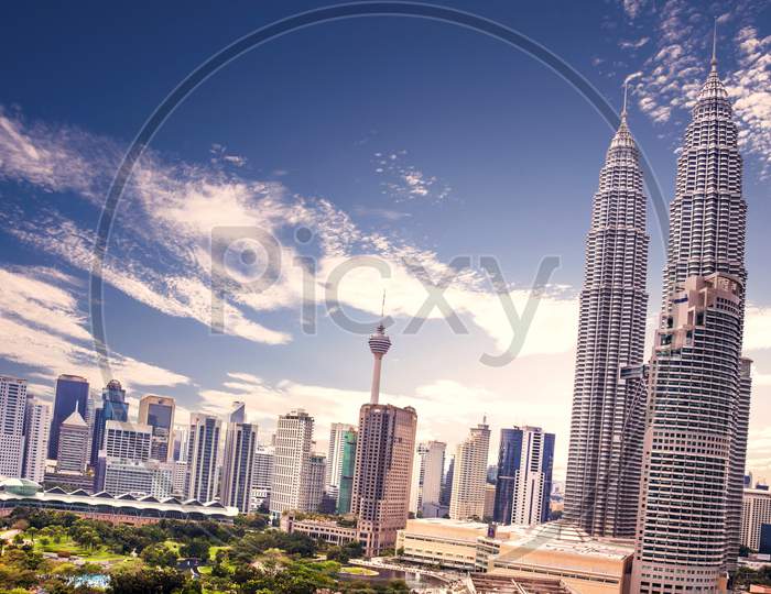 A Picture Of The Beautiful View Of Cityscape Skyline