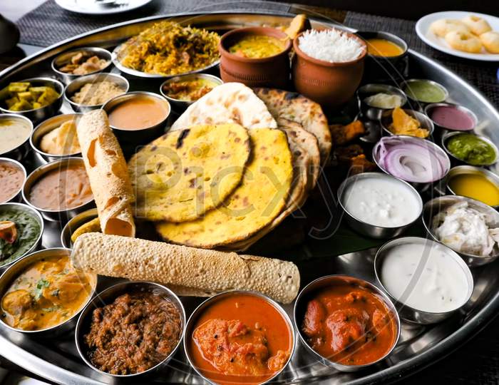 Big Authentic Non-veg Platter known as Dara Singh Thali in Mumbai
