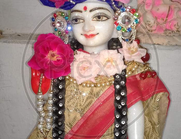 Shri Radha-Krishna Statue with beautiful decorationShri Radha-Krishna Statue with beautiful decoration