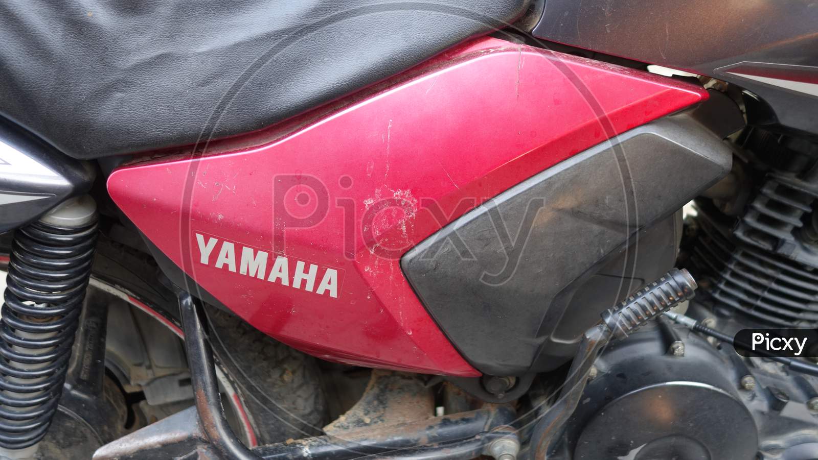 Motorcycle Spare Parts, Side Panel , Fuel Tank. Side Panel Of Yamaha Motorcycle.