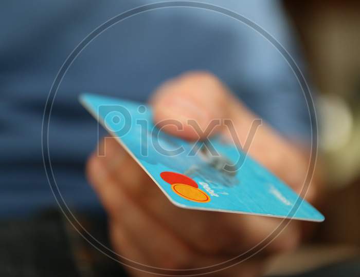Random Credit Card Pick
