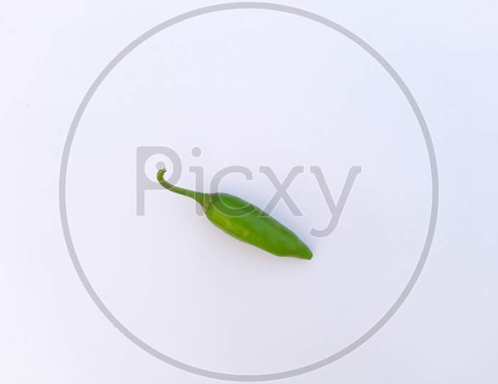 Green Chilies image, many Chilies image, Selective Focus, Selective Focus on Subject, Background Blur