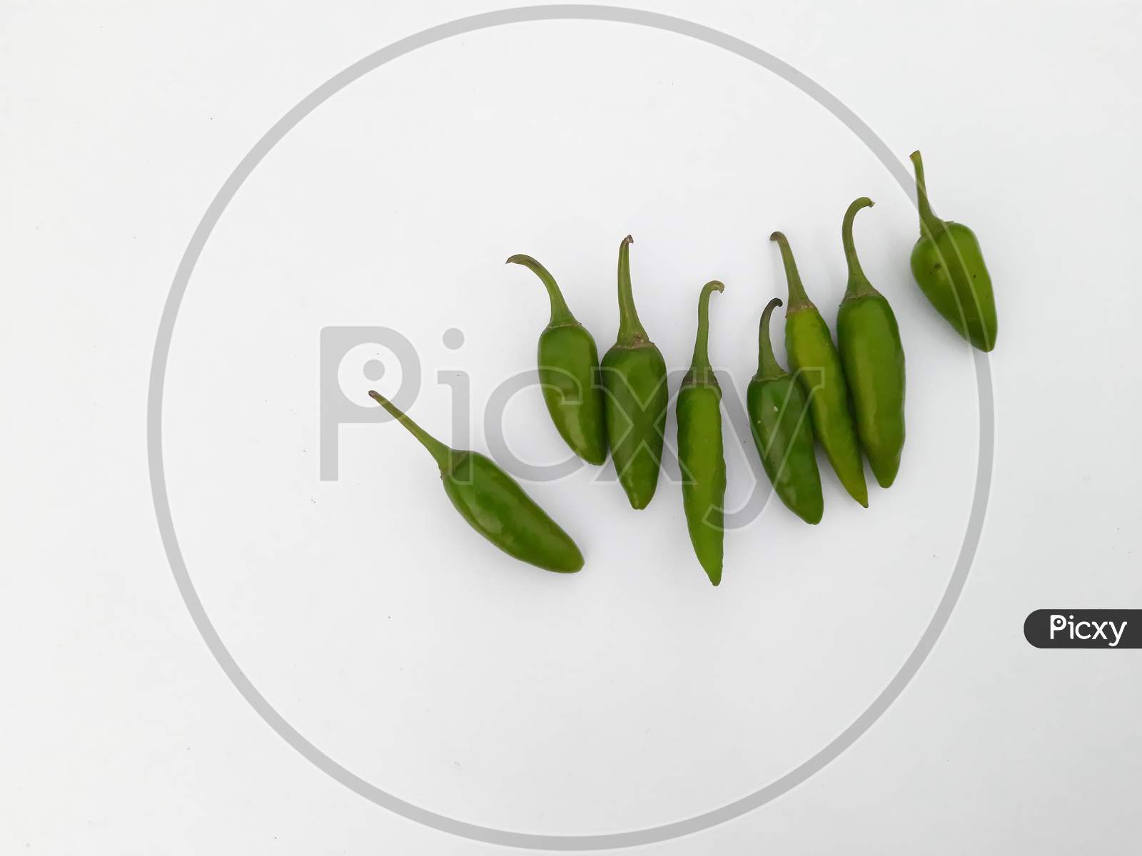 Green Chilies image, many Chilies image, Selective Focus, Selective Focus on Subject, Background Blur