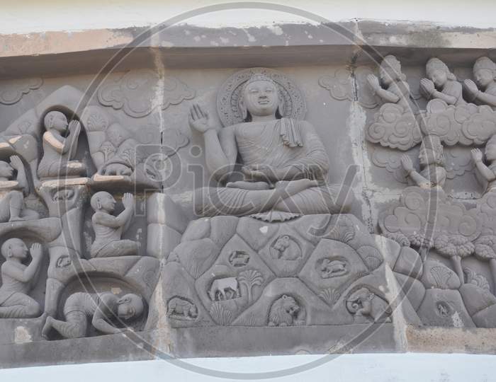 Gautambuddha statue abhaya mudra