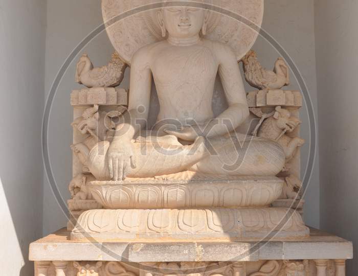 Gautambuddha statue