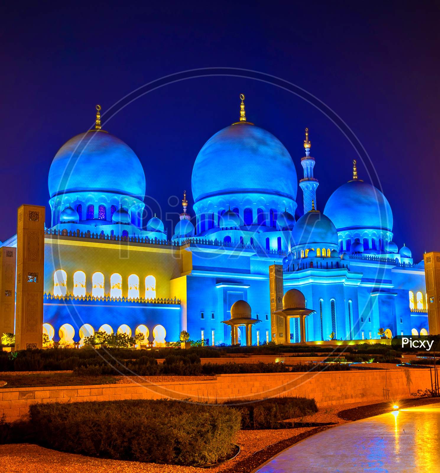 Beautiful View Of United Arab Emirates Mosque